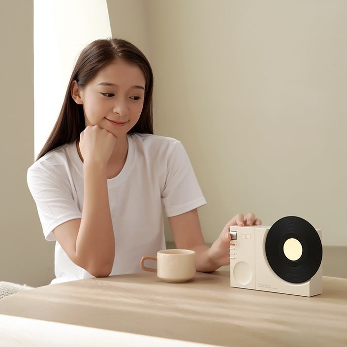 Modern Vinyl Bluetooth Speaker (5-9 WORKING DAYS DELIVERY)