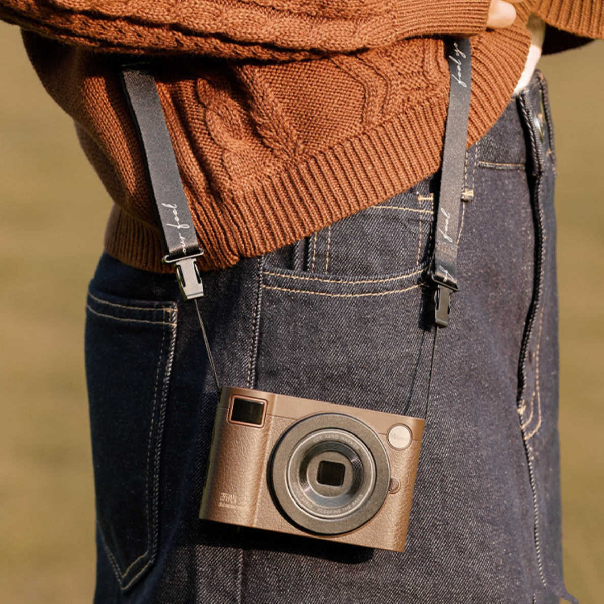 << READY STOCK >> LiberFeel CCD Camera 2 in 1 Powerbank + Handwarmer