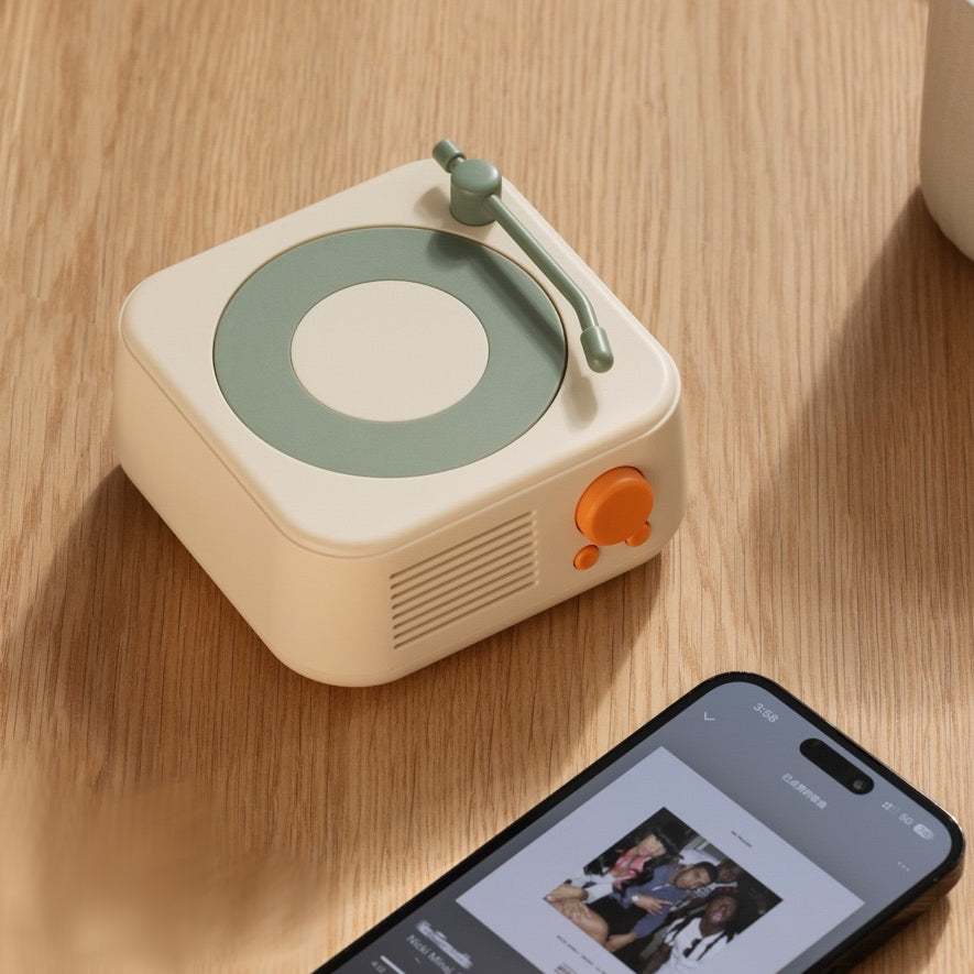 << READY STOCK >> Round X17 Vintage Vinyl Player Bluetooth Speaker